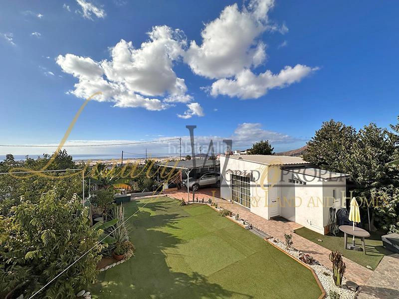 Foto 820e3084-00be-44d7-8e76-7522e6ec6ca0. Maison avec parking dans Buzanada Arona