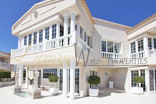 Casa a La Caleta. Villa en golf costa adeje