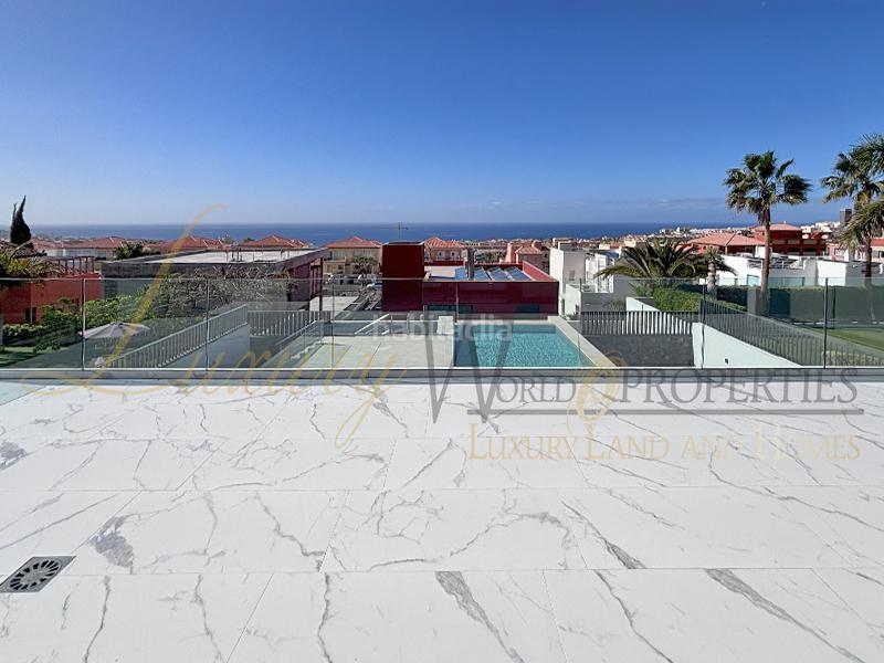 Foto 01e09e39-492c-4fbf-b94d-df617d7d5ccf. Casa amb aparcament piscina a Playa Fañabé Alto Adeje