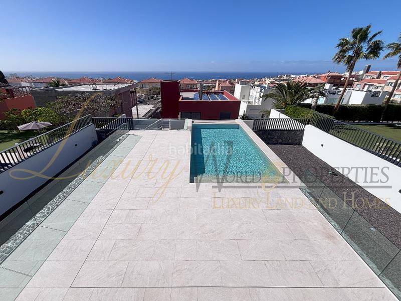 Foto 8e1d4732-3951-4200-9154-b3c1b1d91f9c. Casa amb aparcament piscina a Playa Fañabé Alto Adeje