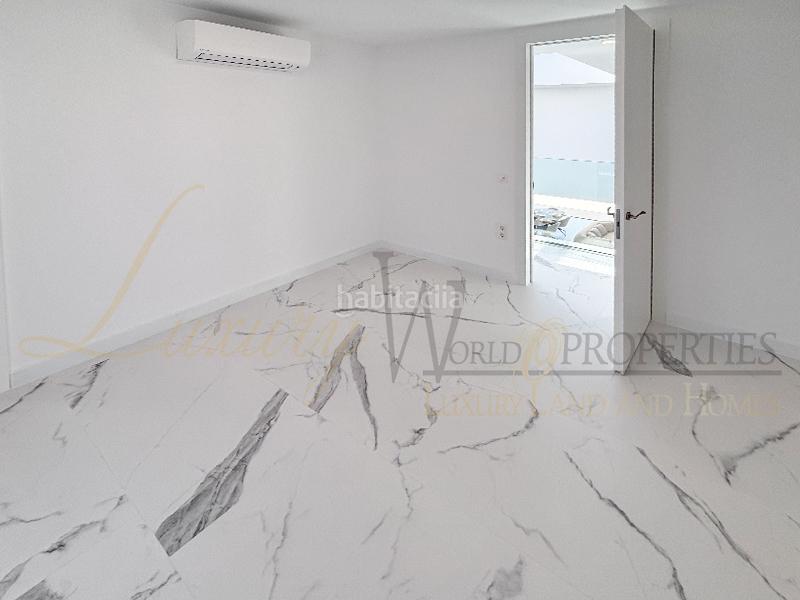 Foto d5bf4aea-7b68-4959-86e7-b2a3b937fbb0. Casa amb aparcament piscina a Playa Fañabé Alto Adeje