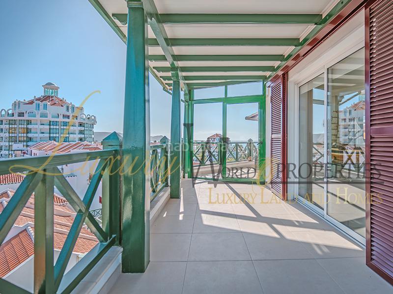 Foto f0f60e1c-bb0d-4bd6-a498-429a238fe014. Attique avec piscine dans Playa de las Américas Arona
