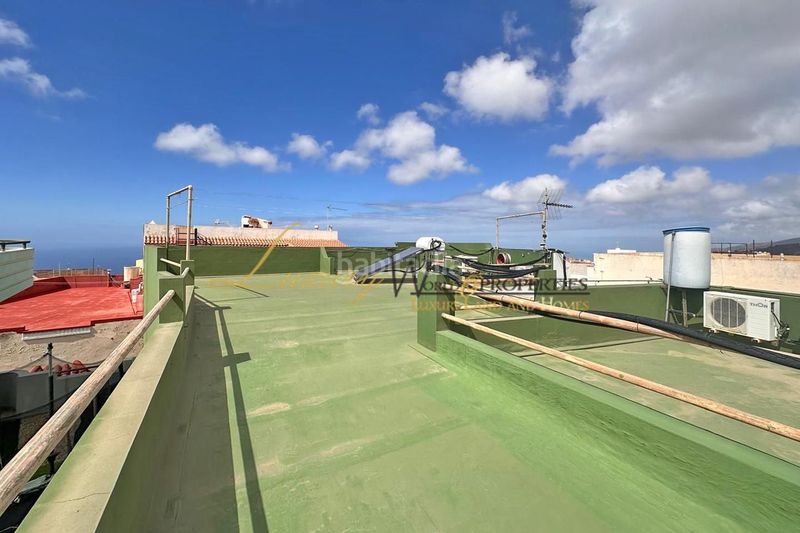 Foto 9fde414e-d916-468b-8133-b845f982f813. Casa amb aparcament a Guía de Isora interior Guía de Isora