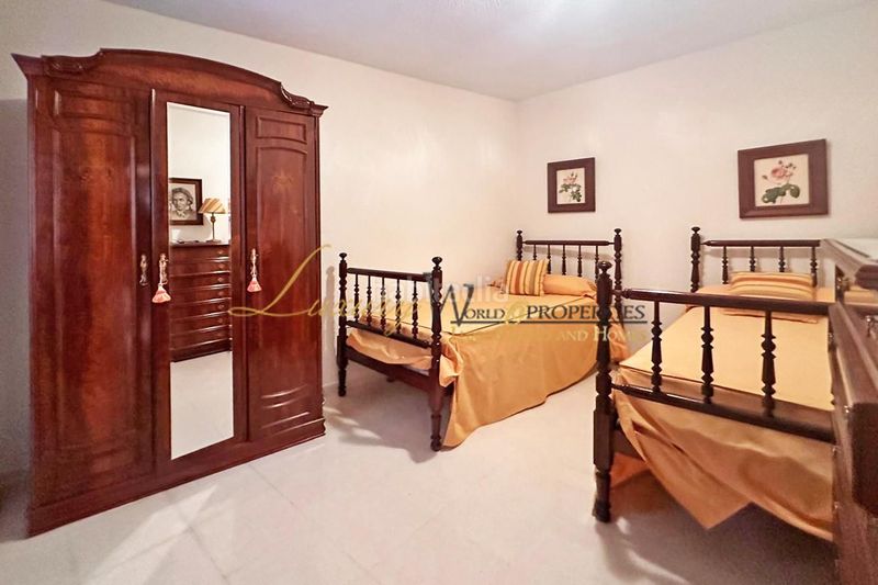 Foto bb3a4792-efd3-4e3c-a94c-a9061632c3ee. Casa amb aparcament a Guía de Isora interior Guía de Isora