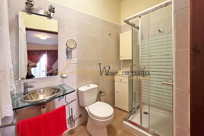 Foto cb3712a6-f387-4791-ac40-cbb4181e01d8. Casa amb aparcament a Guía de Isora interior Guía de Isora