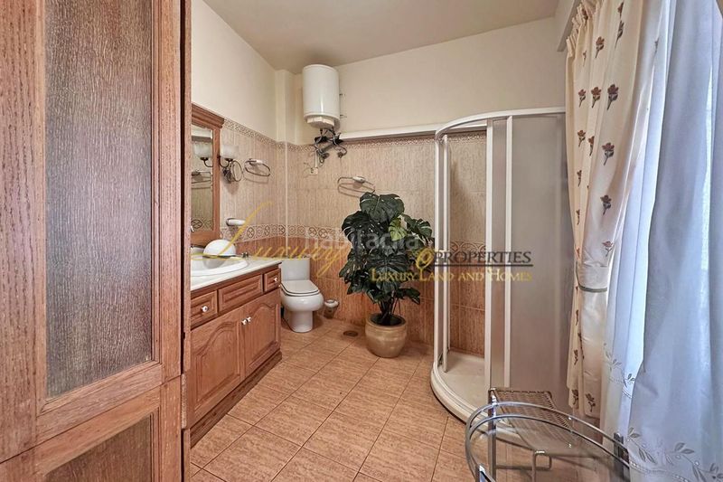 Foto e3f4984e-b00e-42fc-b3f6-696f3e9ed20a. Casa amb aparcament a Guía de Isora interior Guía de Isora