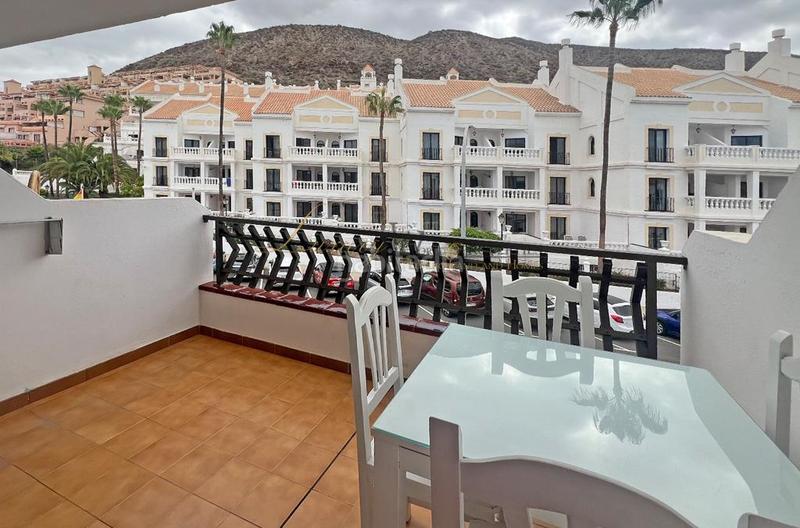 Foto 08c50999-c111-4942-9234-68ab7eb90733. Apartament amb piscina a Los Cristianos Arona
