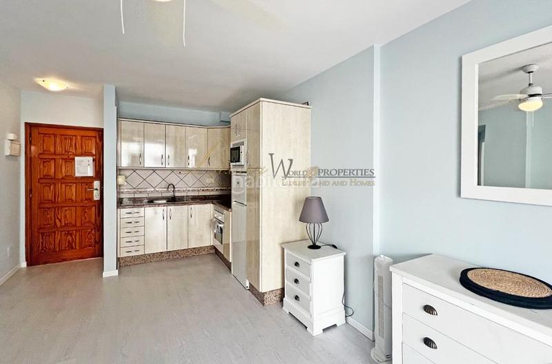 Foto 2991224e-1ce8-4df0-aa81-e1b24686d50a. Apartament amb piscina a Los Cristianos Arona