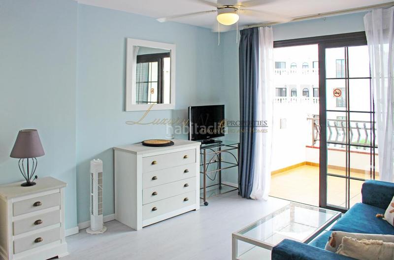 Foto 3c88c422-ec59-4ad9-8d0a-20d9ff92c963. Apartament amb piscina a Los Cristianos Arona