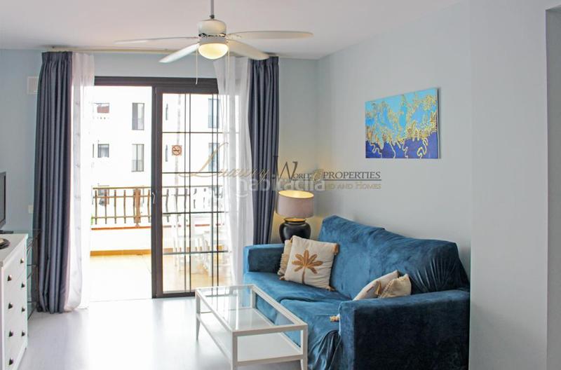 Foto 790b96c0-72de-43c3-adf2-b1b9bb31e1eb. Apartament amb piscina a Los Cristianos Arona