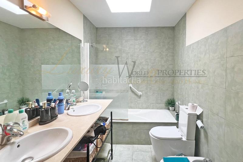 Foto 39f00e3e-07b9-4e1a-85cb-8ae2c8b95b49. Casa con parcheggio piscina in Chayofa Arona