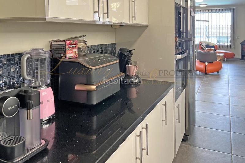 Foto 4553d9ae-2c77-49b9-8339-f73b77356191. Casa con parcheggio piscina in Chayofa Arona