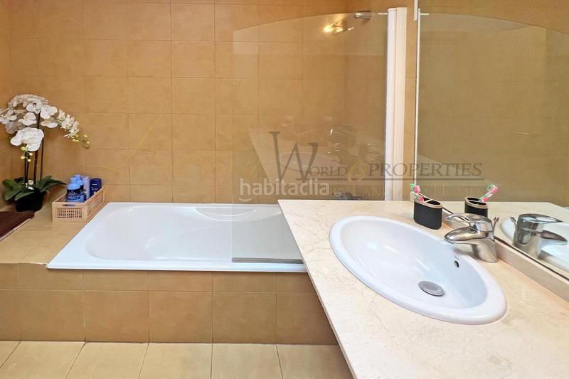 Foto e7d1b76a-a044-4848-a7ca-8ac7e1e73a29. Casa con parcheggio piscina in Chayofa Arona