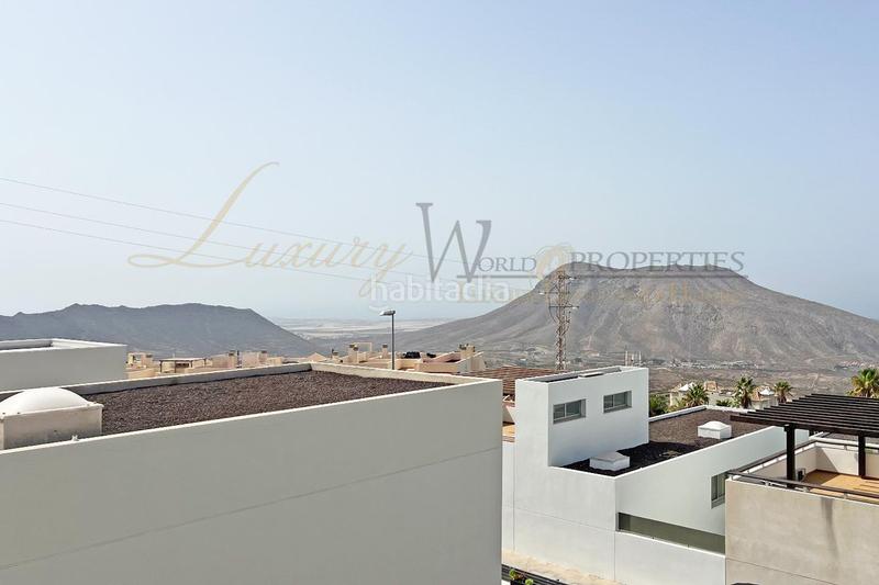 Foto e8954f5d-2256-49c5-9022-19db43be01b6. Casa con parcheggio piscina in Chayofa Arona