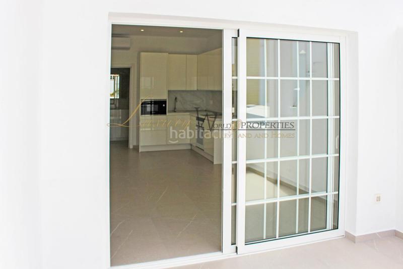 Foto d1560c9a-fced-464a-b7f3-f78c2d12cb9b. Appartement avec piscine dans Playa de Fañabé Adeje