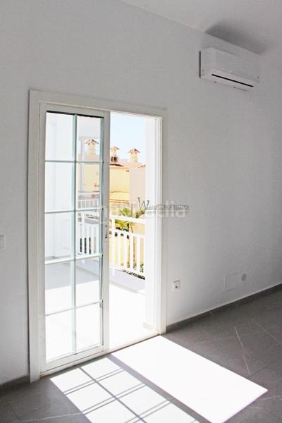 Foto 140e4f61-7236-47c0-87db-17d5ef1b2ed5. Appartement avec piscine dans Playa de Fañabé Adeje