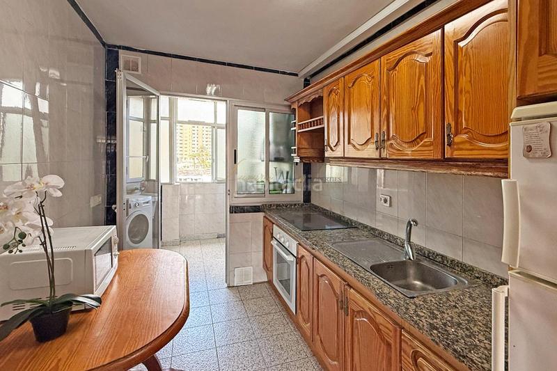 Foto d79f6e10-3a7b-4b99-ad33-3ecc2dae3cd1. Apartament amb piscina a Los Cristianos Arona