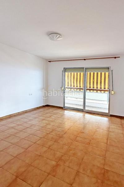 Foto d89d2839-fc1a-45b4-bbf9-568437d7839b. Apartament amb piscina a Los Cristianos Arona