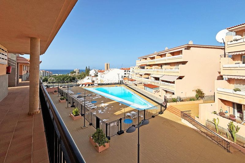 Foto 611b72e9-20ae-4080-bfd4-de8563846996. Àtic amb aparcament piscina a Los Cristianos Arona