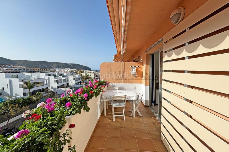Foto fdc69d6b-0e5d-4839-9edc-3d6f4d5819d5. Àtic amb aparcament piscina a Los Cristianos Arona