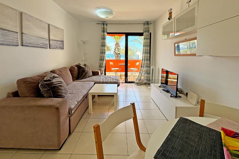 Foto 2378a929-4bfb-45b1-9ed8-1099012e6713. Apartament amb piscina a Los Cristianos Arona