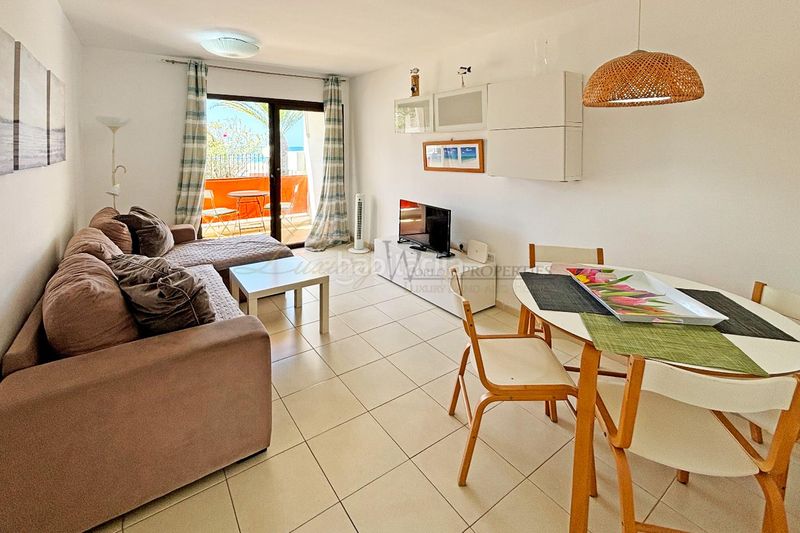 Foto 413894bc-3f6a-473c-9ccb-d40547554970. Apartament amb piscina a Los Cristianos Arona