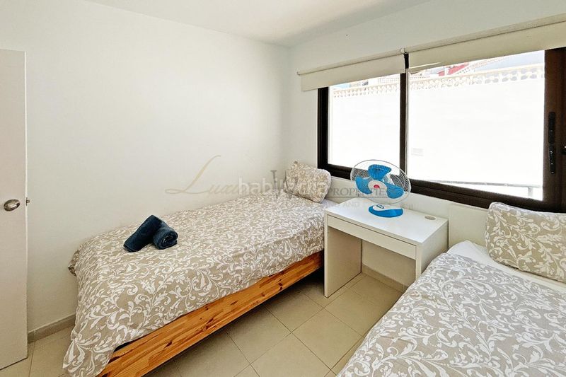 Foto f440be3a-ecd4-4bb3-93f8-cc486eda986c. Apartament amb piscina a Los Cristianos Arona