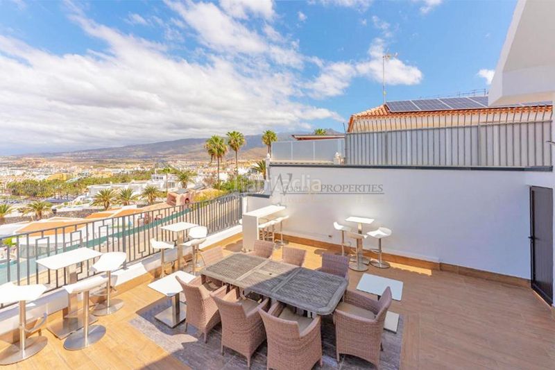 Foto 569fee77-e955-4acd-a644-96265f3a6776. Casa amb aparcament piscina a San Eugenio Alto Adeje