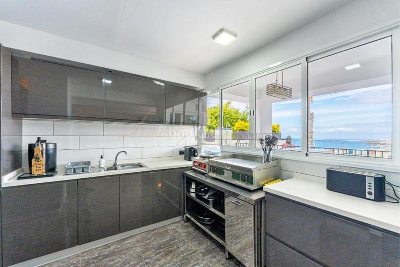 Foto f5d98f1f-6450-4072-81af-c660dc70369e. Casa amb aparcament piscina a San Eugenio Alto Adeje