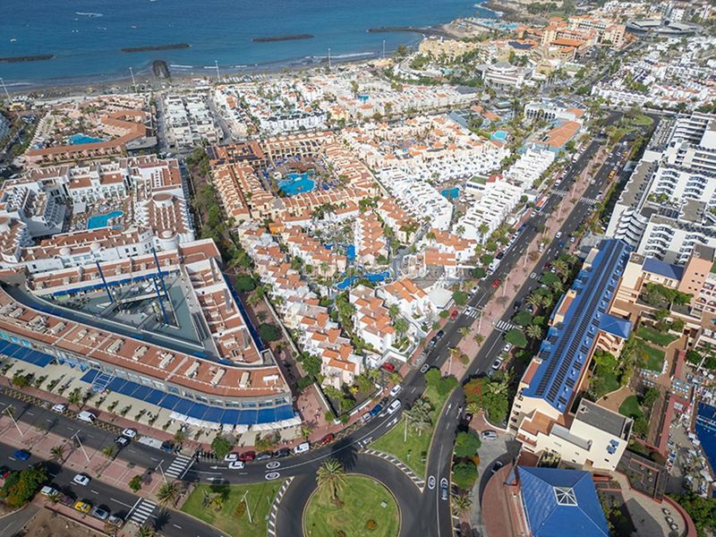 Foto 4a2a5432-c645-4023-b7ec-77221d871fae. Apartament amb piscina a Playa de Fañabé Adeje