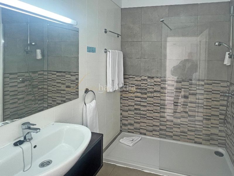 Foto ab50402a-4b58-42db-b8ec-aaa79348dbc8. Apartament amb piscina a Playa de Fañabé Adeje