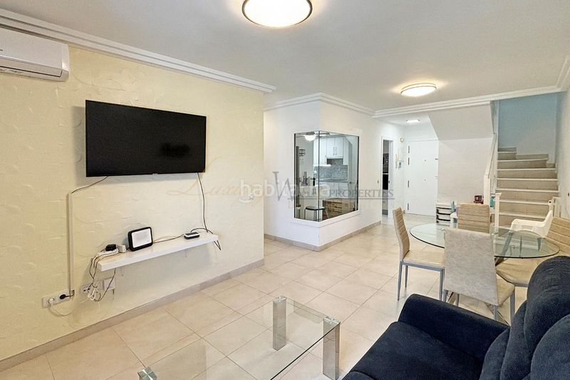 Foto 53b7c048-7fe9-43af-8ed8-7b45918460b0. Àtic amb aparcament piscina a Casco Urbano Adeje