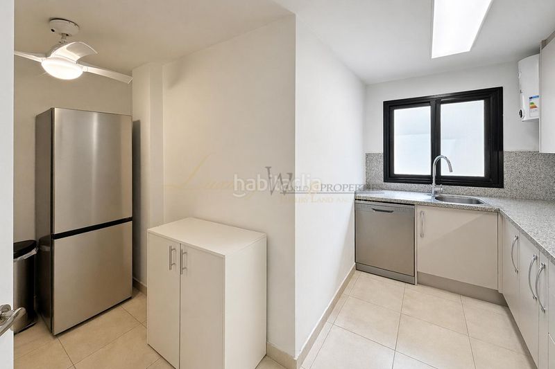 Foto 7525617a-3f1a-4cbd-b66e-bd5182e348dd. Àtic amb aparcament piscina a Casco Urbano Adeje