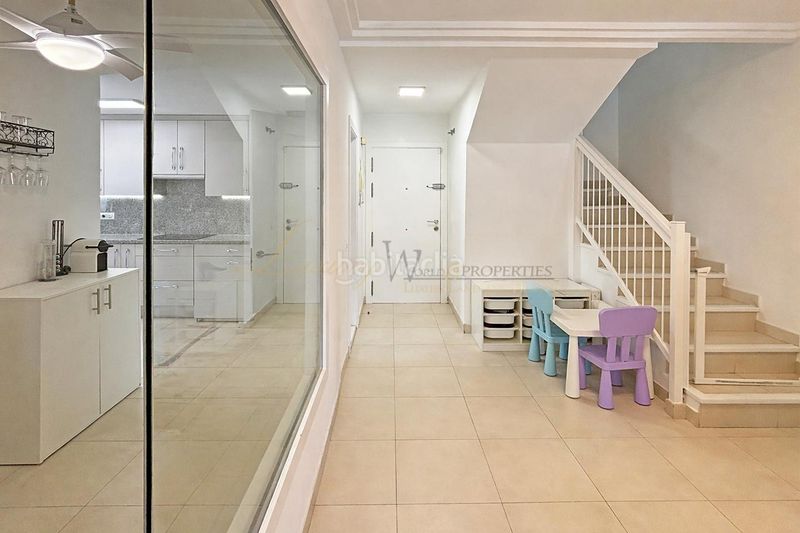 Foto 9b48eae7-7e85-49f2-9901-6f1038e7afab. Àtic amb aparcament piscina a Casco Urbano Adeje