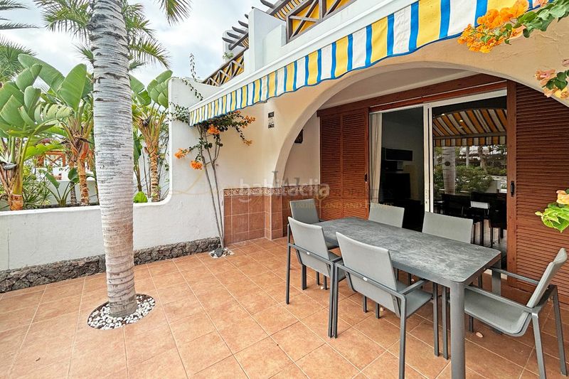 Foto 8c6ef8eb-09dd-411c-8110-6a04714301cc. Casa amb piscina a Playa de las Américas Arona