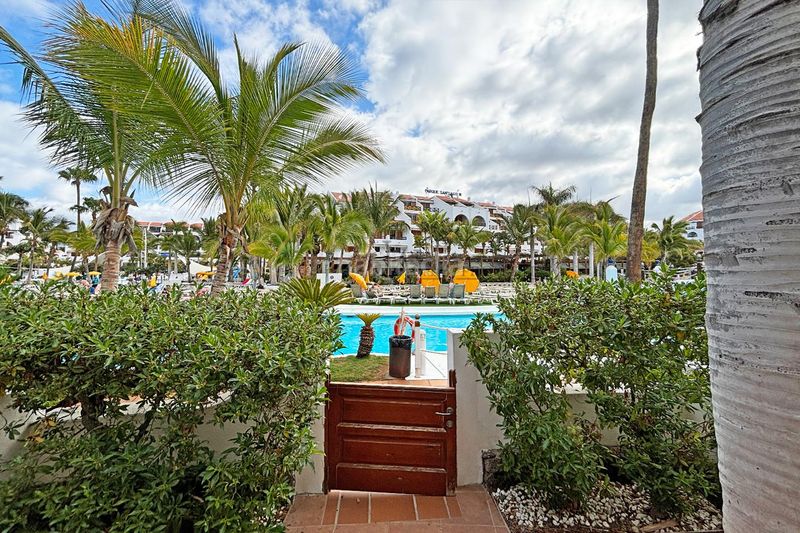 Foto b7784511-e564-4b63-a7e6-24d466aebb61. Casa amb piscina a Playa de las Américas Arona