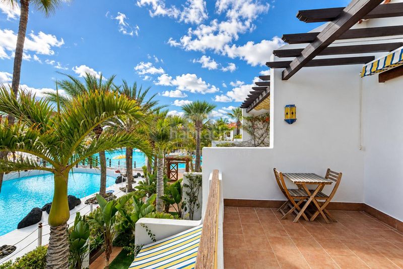 Foto f43726ef-55ff-42ac-8b14-aa502f837356. Casa amb piscina a Playa de las Américas Arona