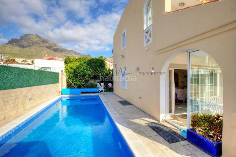 Foto 2949d2e1-8642-46e8-9331-1b3fa9198e66. Casa adossada amb aparcament piscina a Playa Fañabé Alto Adeje