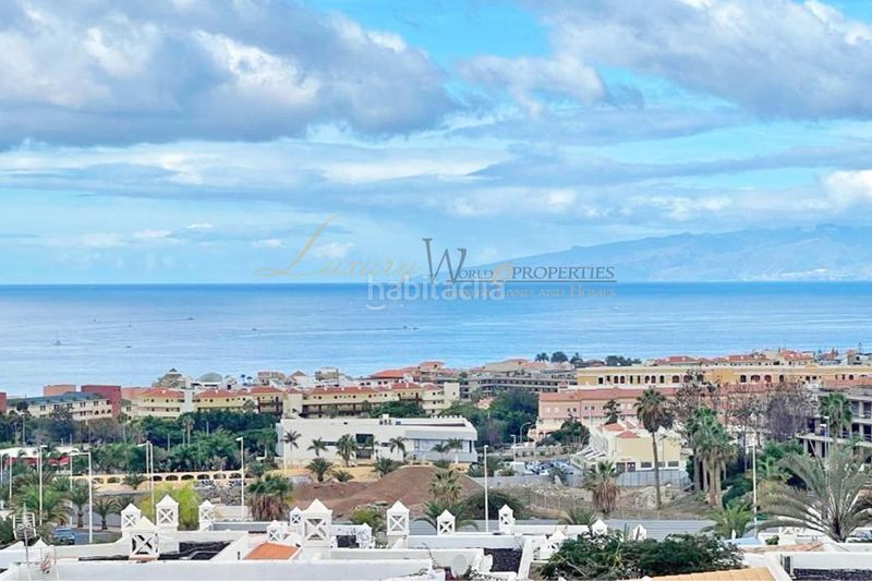 Foto 46da3b2e-0afa-4617-adb3-1e6e4aafcd73. Casa adossada amb aparcament piscina a Playa Fañabé Alto Adeje