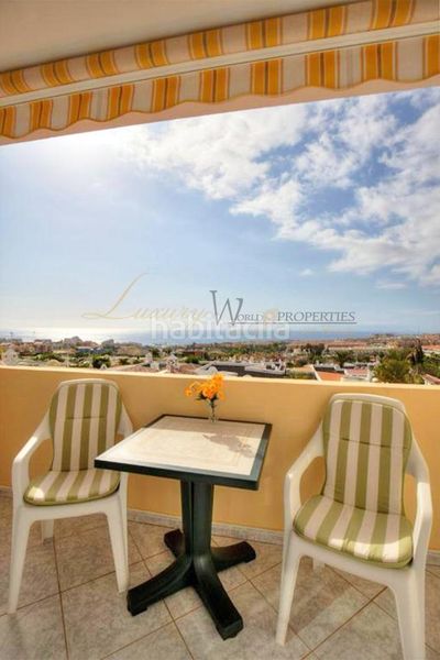 Foto ceef23a5-494a-444b-bce0-bd6836c3d8f2. Casa adossada amb aparcament piscina a Playa Fañabé Alto Adeje