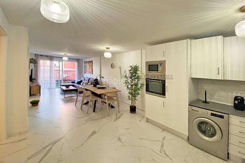 Foto 51794057-3b0f-4178-9be6-0db033bd58e8. Apartament amb piscina a Los Cristianos Arona
