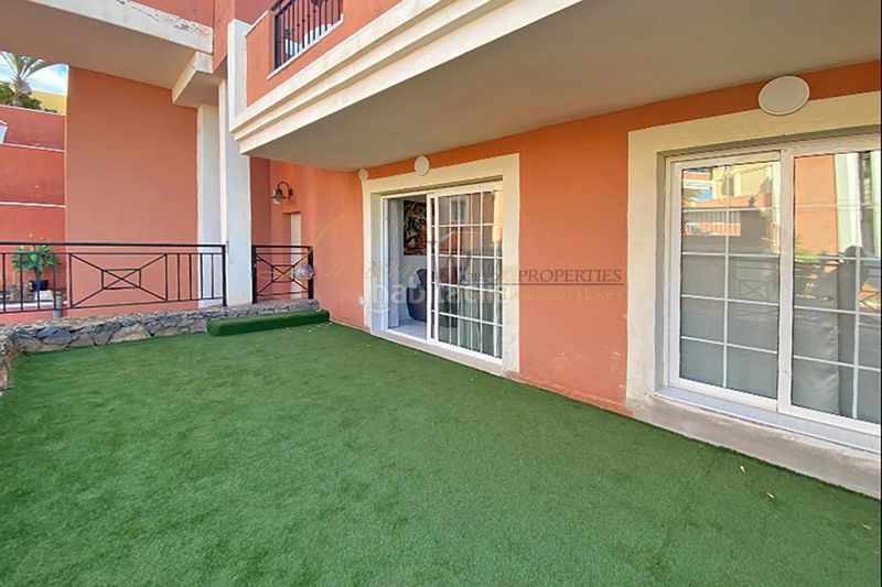 Foto 5b49c9f8-5fb7-4636-a99f-0f0e18320e42. Apartament amb piscina a Los Cristianos Arona