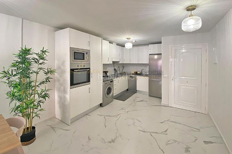 Foto a2df0093-68c1-451e-b465-906c43b2ec41. Apartament amb piscina a Los Cristianos Arona