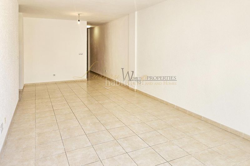 Foto ec589dde-8de2-4fe7-b36a-f4fc1f6e25b0. Apartament amb aparcament a Cabo Blanco Arona