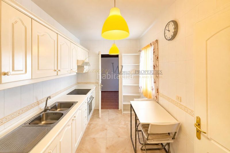 Foto 455f5a05-fe0f-41d8-bafc-35be94b091ab. Casa adossada amb aparcament piscina a Torviscas Centro y Alto Adeje