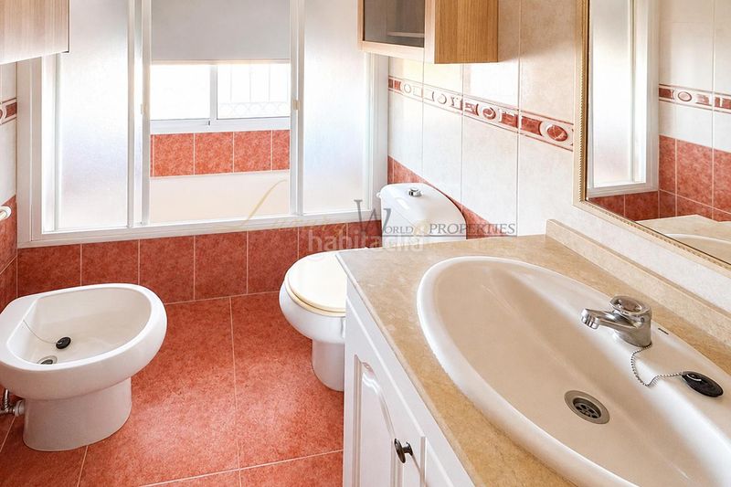 Foto a15ac125-834d-449e-a40b-ba2908e4dd39. Casa adossada amb aparcament piscina a Torviscas Centro y Alto Adeje