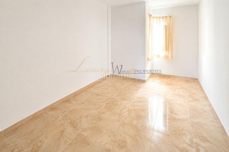 Foto bc32693f-fe1c-493c-b191-9d0c0c5a8055. Casa adossada amb aparcament piscina a Torviscas Centro y Alto Adeje