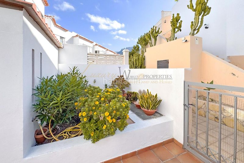 Foto e3fad8c1-0a53-46d0-9432-723e1f341679. Casa adossada amb aparcament piscina a Torviscas Centro y Alto Adeje