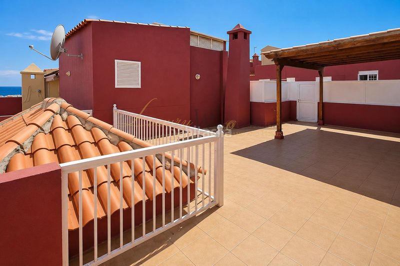Foto e5ad7fec-8ead-4085-9917-1f685c336944. Àtic amb aparcament piscina a Playa de San Juan Guía de Isora