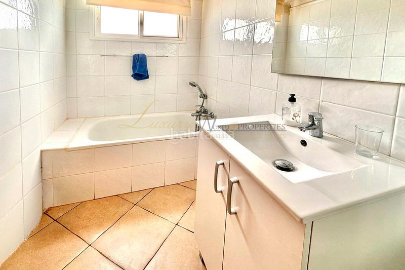 Foto 0f1a36b8-3f87-48b7-a978-156de3b08282. Casa amb piscina a Playa de las Américas Arona